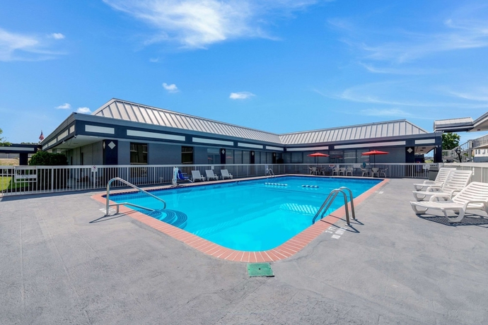 Imagen de la piscina del Hotel Quality Inn Concord Kannapolis. Foto 18