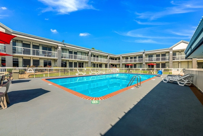 Imagen de la piscina del Hotel Quality Inn Concord Kannapolis. Foto 19