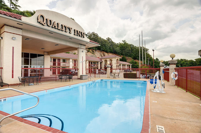 Imagen de la piscina del Hotel Quality Inn Conway - Greenbrier. Foto 16
