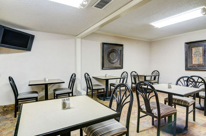 Imagen del bar/restaurante del Hotel Quality Inn Conway - Greenbrier. Foto 2
