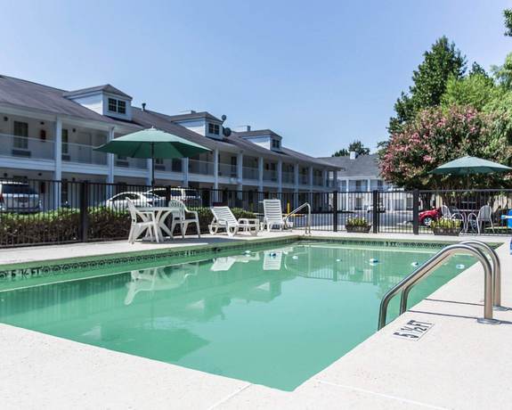 Imagen de la piscina del Hotel Quality Inn Conyers I-20. Foto 19