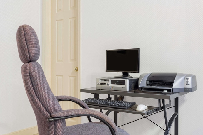 Imagen de los interiores del Hotel Quality Inn, Cornelia. Foto 15