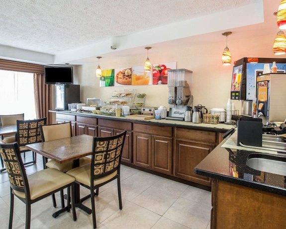 Imagen del bar/restaurante del Hotel Quality Inn Dahlonega Near University. Foto 2