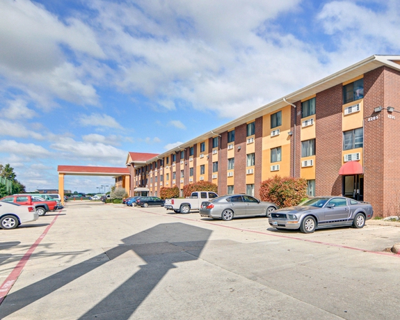 Imagen de los exteriores del Hotel Quality Inn Dfw Airport North. Foto 10