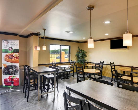 Imagen del bar/restaurante del Hotel Quality Inn Dfw Airport North. Foto 1