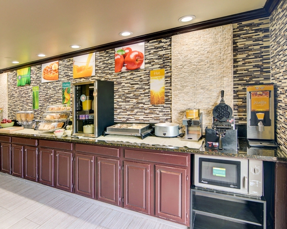 Imagen del bar/restaurante del Hotel Quality Inn Dfw Airport North. Foto 2
