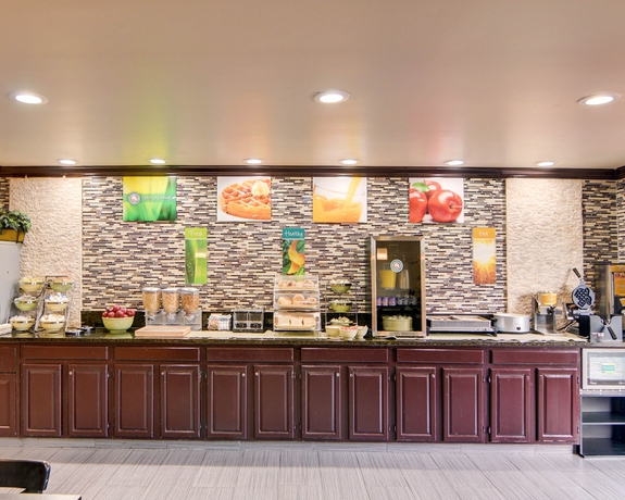Imagen del bar/restaurante del Hotel Quality Inn Dfw Airport North. Foto 3