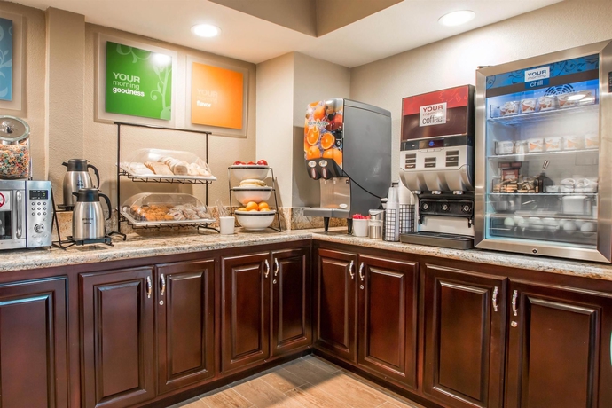 Imagen del bar/restaurante del Hotel Quality Inn Downey. Foto 2