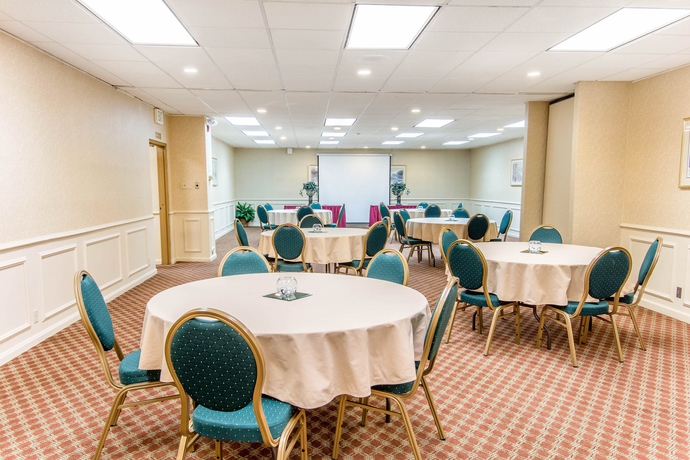 Imagen de los interiores del Hotel Quality Inn Downtown 4th Avenue. Foto 11