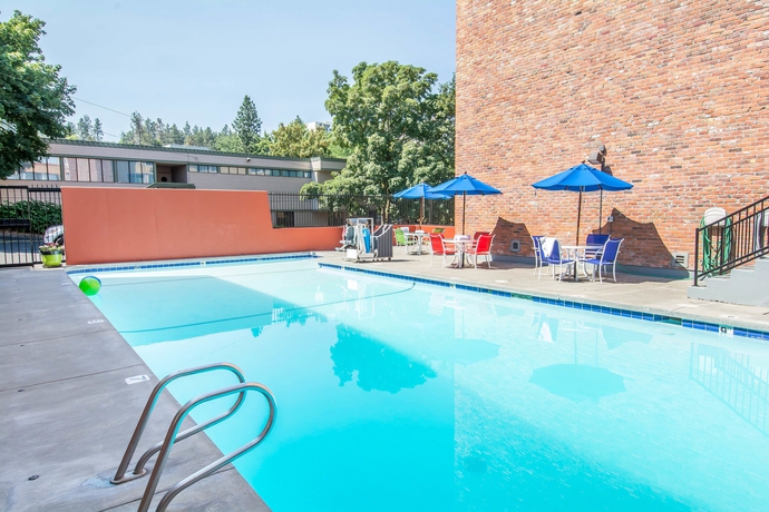 Imagen de la piscina del Hotel Quality Inn Downtown 4th Avenue. Foto 15