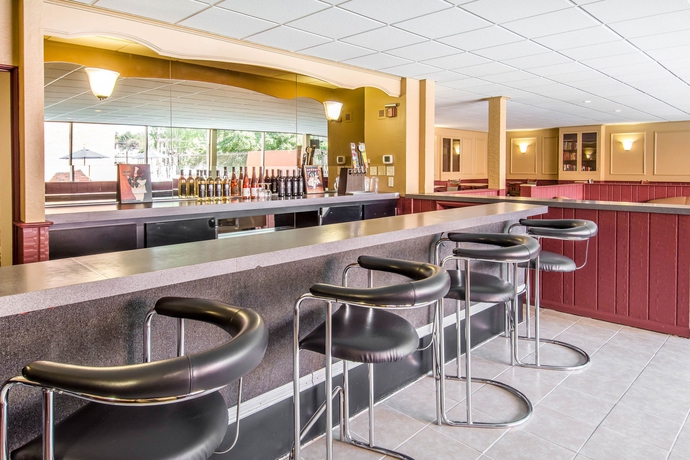 Imagen del bar/restaurante del Hotel Quality Inn Downtown 4th Avenue. Foto 6