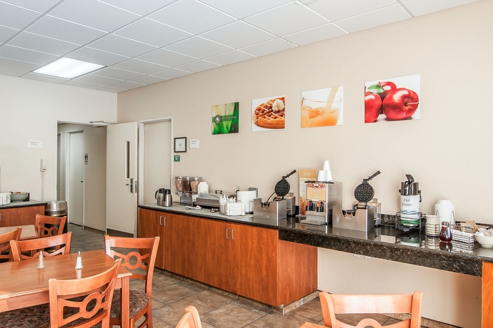 Imagen del bar/restaurante del Hotel Quality Inn Downtown Convention Center. Foto 5