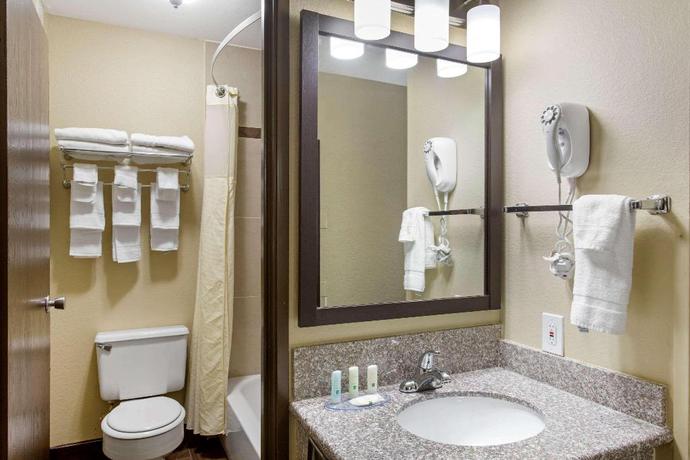 Imagen de la habitación del Hotel Quality Inn Downtown. Foto 11