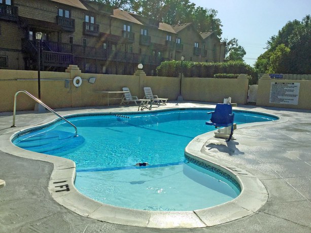 Imagen de la piscina del Hotel Quality Inn Downtown Helen. Foto 18