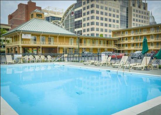 Imagen de la piscina del Hotel Quality Inn Downtown Historic District. Foto 5