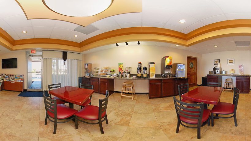Imagen del bar/restaurante del Hotel Quality Inn Downtown Stuart. Foto 2