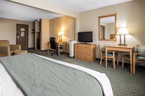 Imagen de la habitación del Hotel Quality Inn Dubuque On Hwy 20. Foto 8