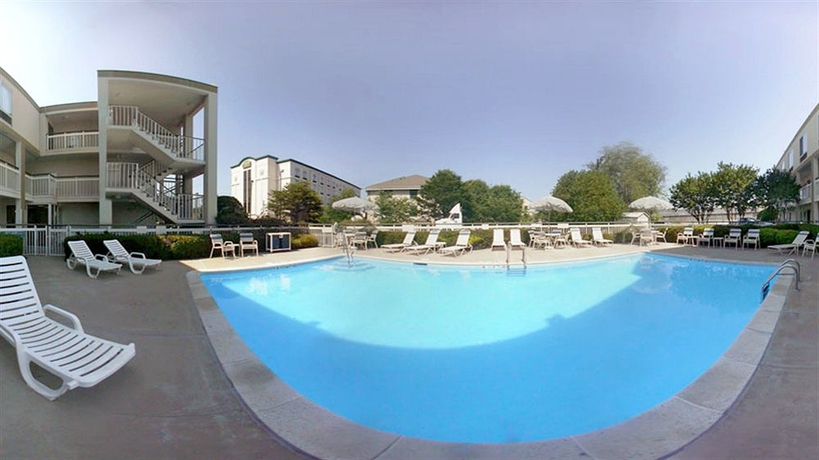 Imagen de la piscina del Hotel Quality Inn Duluth - Atlanta Northeast. Foto 10