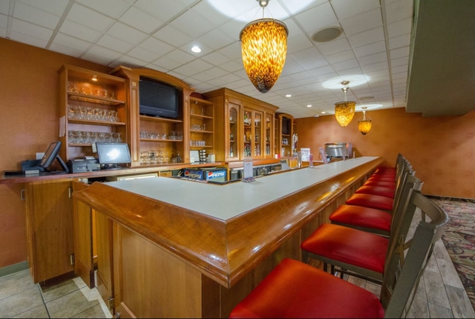 Imagen del bar/restaurante del Hotel Quality Inn East Stroudsburg - Poconos. Foto 8