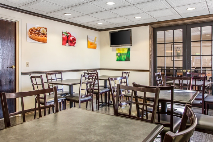 Imagen del bar/restaurante del Hotel Quality Inn Elgin I-90. Foto 2