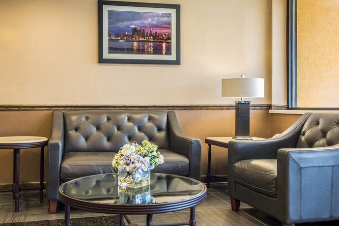 Imagen de los interiores del Hotel Quality Inn Elgin I-90. Foto 10