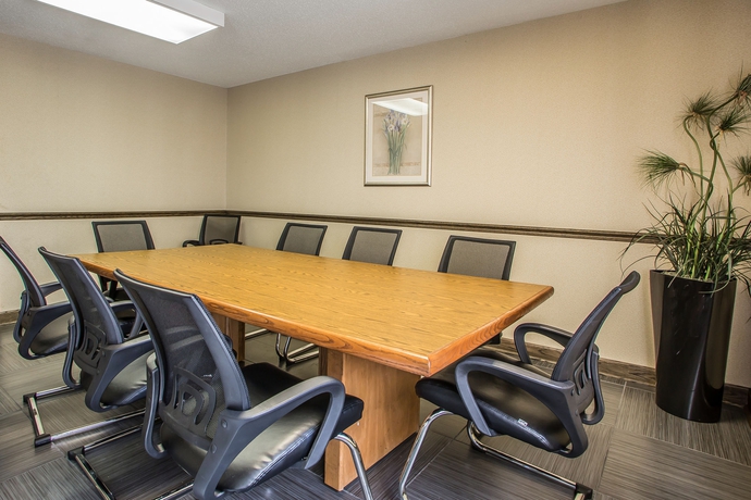 Imagen de los interiores del Hotel Quality Inn Elgin I-90. Foto 12