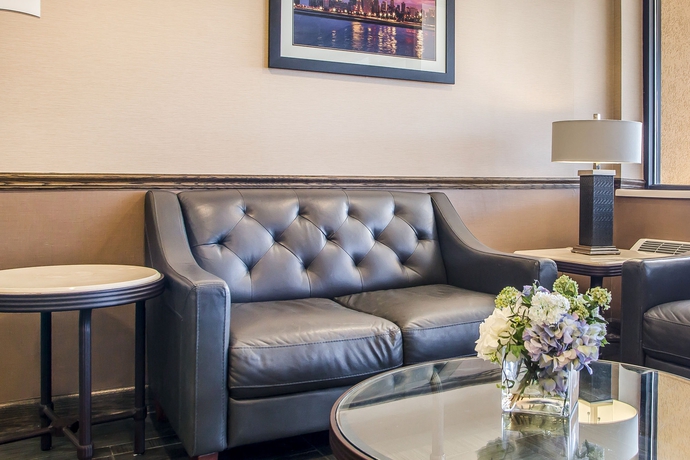 Imagen de los interiores del Hotel Quality Inn Elgin I-90. Foto 16