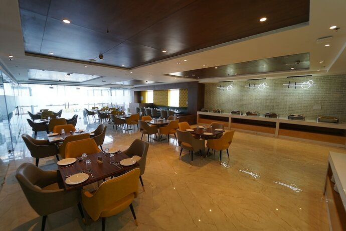 Imagen del bar/restaurante del Hotel Quality Inn Elite Amritsar. Foto 5