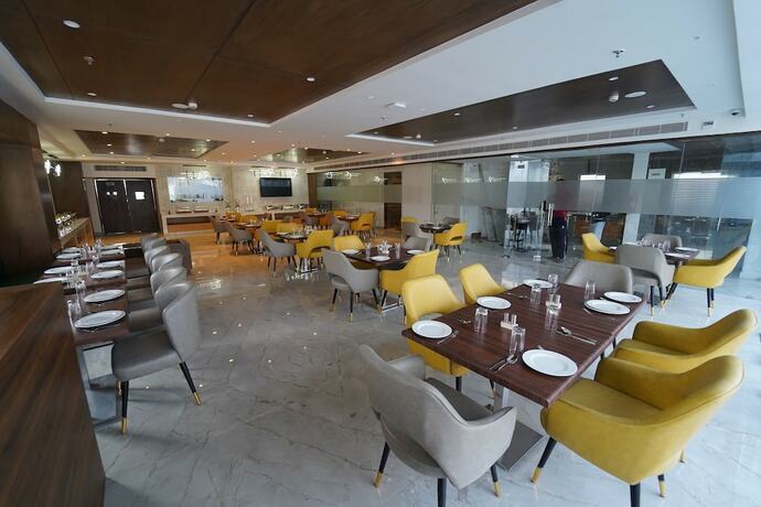 Imagen del bar/restaurante del Hotel Quality Inn Elite Amritsar. Foto 6