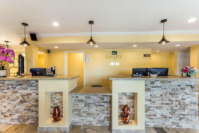 Imagen de los interiores del Hotel Quality Inn Escondido Downtown. Foto 16