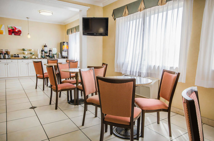 Imagen del bar/restaurante del Hotel Quality Inn Evansville. Foto 4