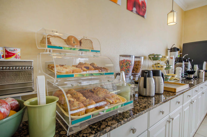 Imagen del bar/restaurante del Hotel Quality Inn Evansville. Foto 6