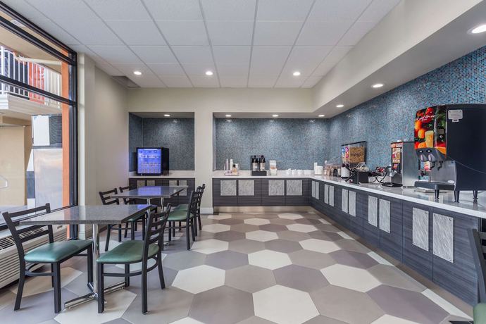 Imagen del bar/restaurante del Hotel Quality Inn Fairfield Napa Valley Area. Foto 6