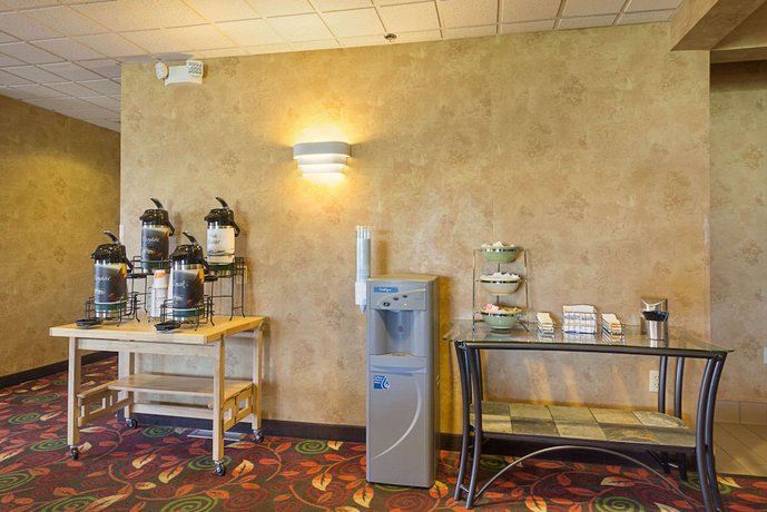 Imagen de los interiores del Hotel Quality Inn, Fairmont. Foto 17