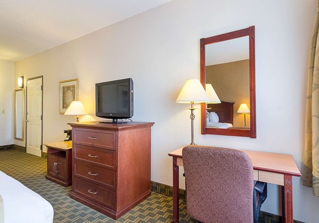 Imagen de la habitación del Hotel Quality Inn, Fairmont. Foto 11
