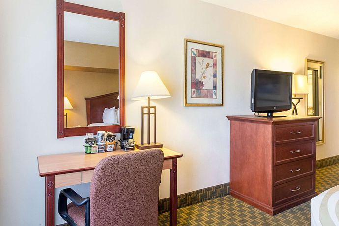 Imagen de la habitación del Hotel Quality Inn, Fairmont. Foto 15