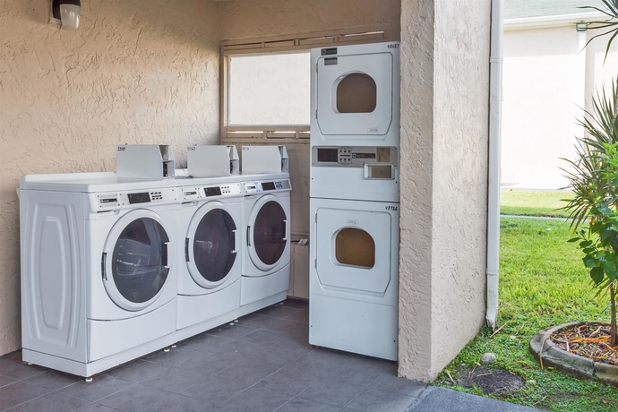 Imagen de los interiores del Hotel Quality Inn Fort Myers Cape Coral. Foto 13