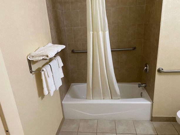 Imagen de la habitación del Hotel Quality Inn Fort Pierce I-95. Foto 14