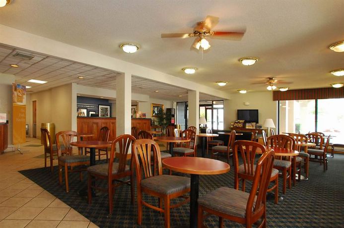 Imagen del bar/restaurante del Hotel Quality Inn Fredericksburg, Central Park Area. Foto 5