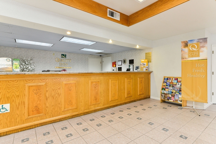 Imagen de los interiores del Hotel Quality Inn Fresno Near University. Foto 12