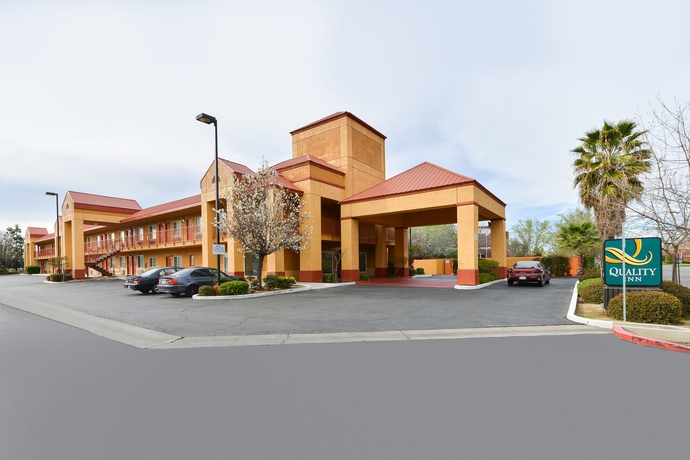 Imagen de los exteriores del Hotel Quality Inn Fresno Near University. Foto 11