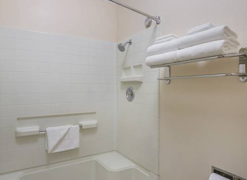 Imagen de la habitación del Hotel Quality Inn Fresno Yosemite Airport. Foto 3