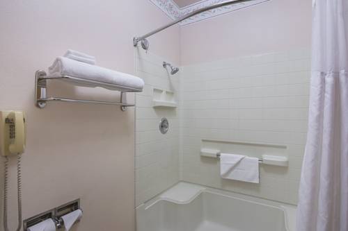 Imagen de la habitación del Hotel Quality Inn Fresno Yosemite Airport. Foto 9