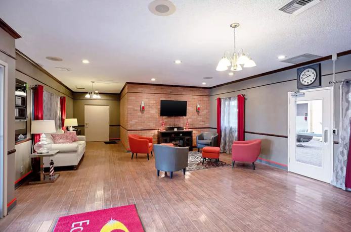 Imagen de los interiores del Hotel Quality Inn Frontier At U.s. Hwy 30. Foto 20