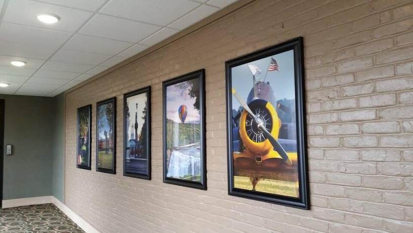 Imagen de los interiores del Hotel Quality Inn Geneseo. Foto 17