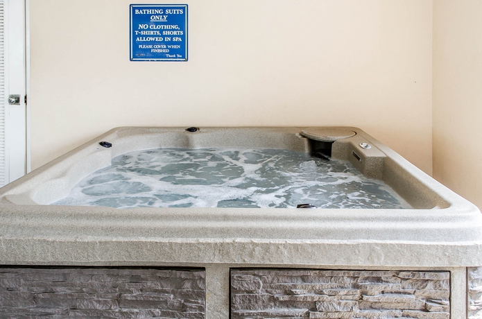 Imagen de la piscina del Hotel Quality Inn Gettysburg Battlefield. Foto 16