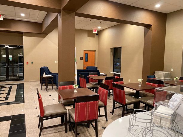 Imagen del bar/restaurante del Hotel Quality Inn Hackettstown - Long Valley. Foto 2