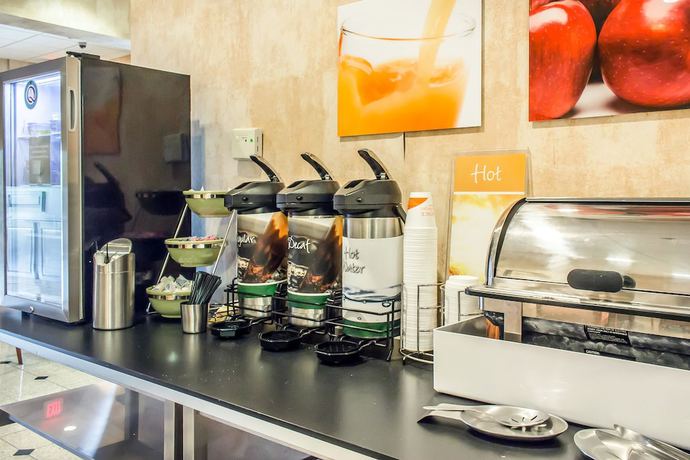 Imagen del bar/restaurante del Hotel Quality Inn Hackettstown - Long Valley. Foto 4