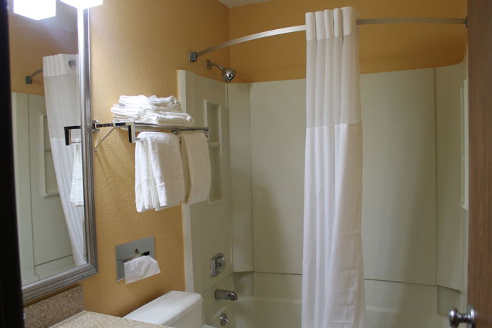 Imagen del bar/restaurante del Hotel Quality Inn Hall Of Fame. Foto 4