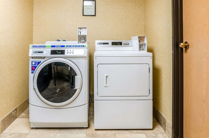 Imagen de los interiores del Hotel Quality Inn Harrison. Foto 19